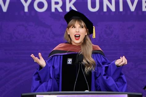 did taylor swift complete college