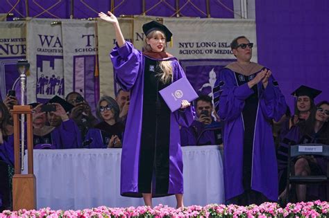 did taylor swift get a master's degree