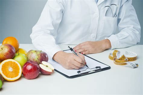 Quelles différences entre un diététicien et un nutritionniste?