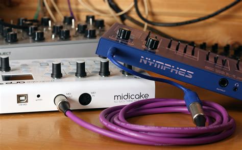 Difference Between Midi In And Out