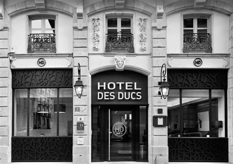 dijon hotels with parking