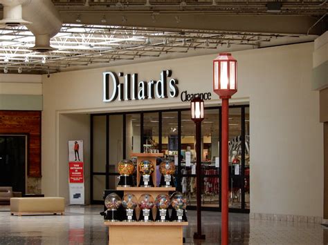 Dillards Outlet Hours