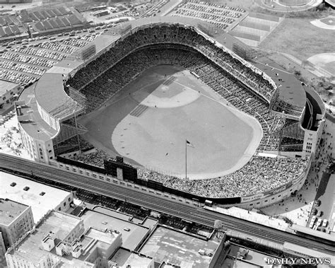 dimensions old yankee stadium 1950