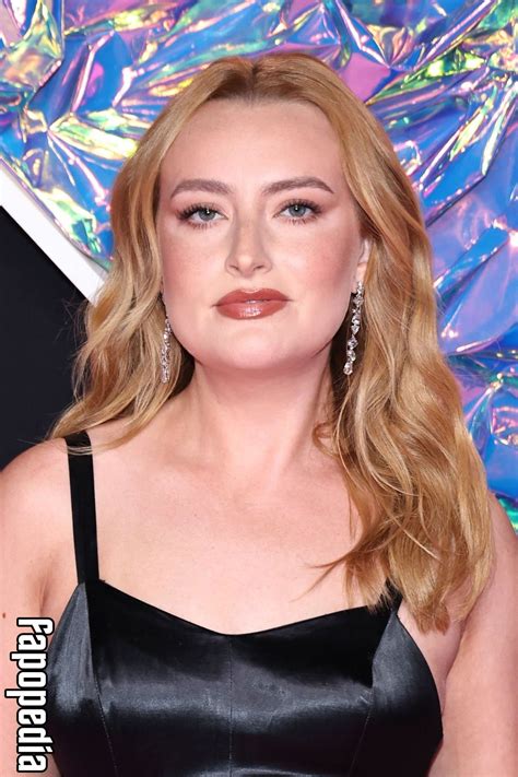 dimoldenberg amelia nude