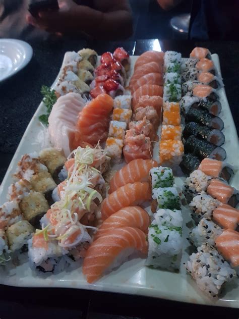 dine in sushi near me