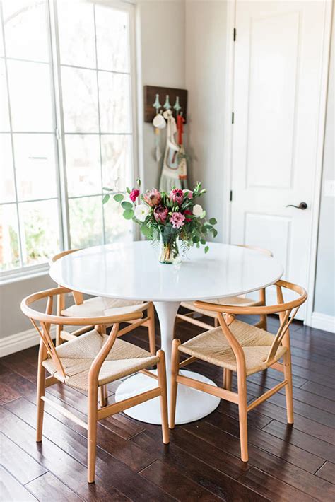 Dining Table With Wishbone Chairs
