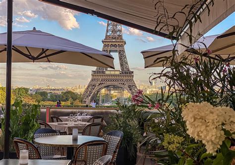 dinner with eiffel tower view