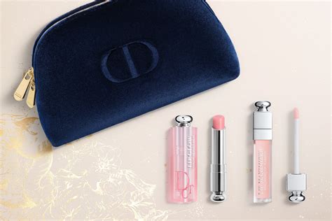 Dior Addict Pouch Review: The Perfect Accessory For Fashion Enthusiasts