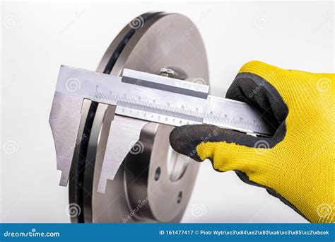 Disc Brake Pads Measuring