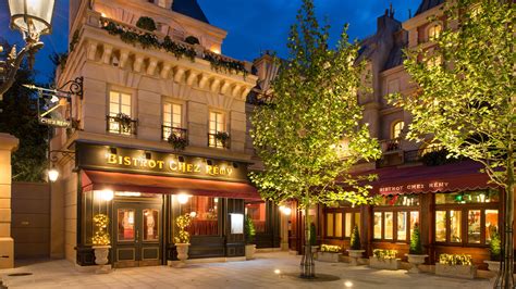 disneyland paris hotel restaurants