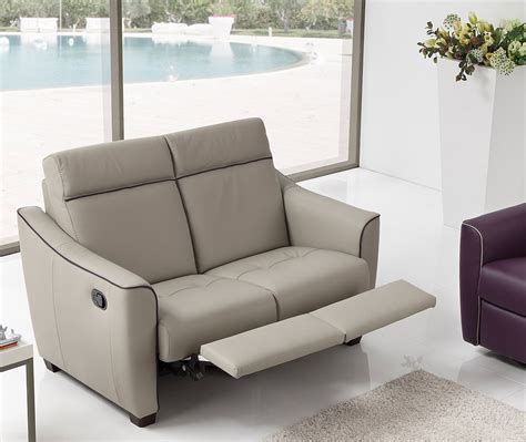 Divano A Due Posti Poltrone E Sofa