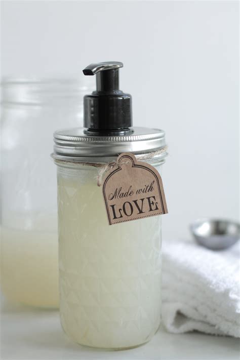 10 DIY Natural Liquid Hand Soap Recipes ⋆ Bright Stuffs