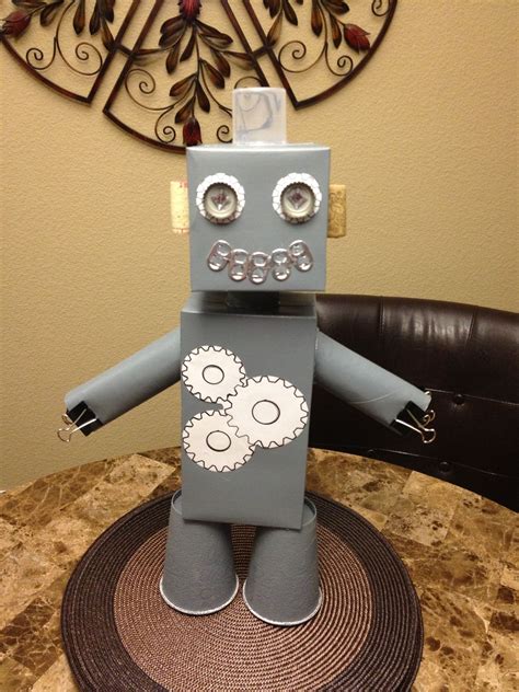 DIY Minion robot made with scrap an Community