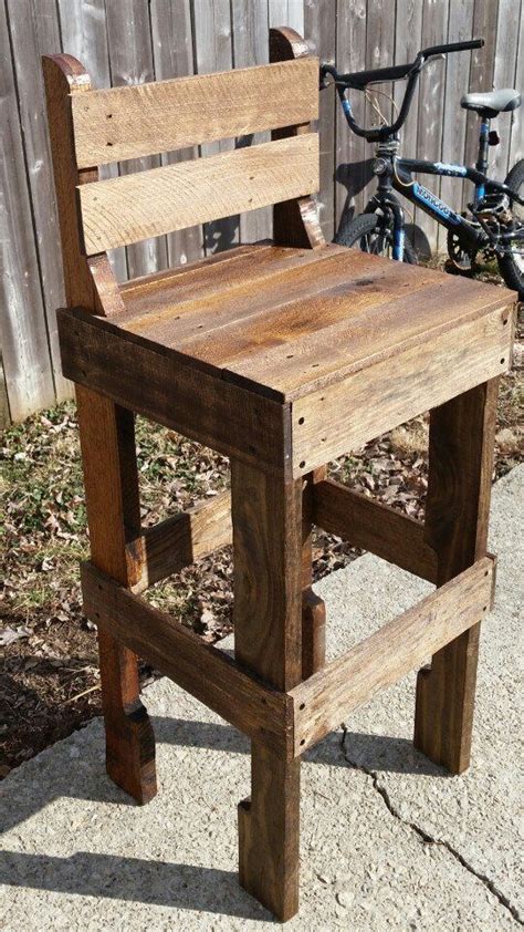 home.furnitureanddecorny.com:diy bar stools from pallets