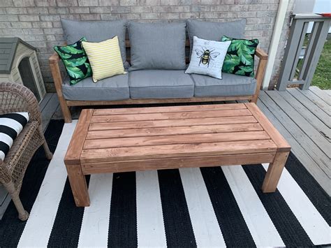 13 DIY Outdoor Coffee Table Ideas