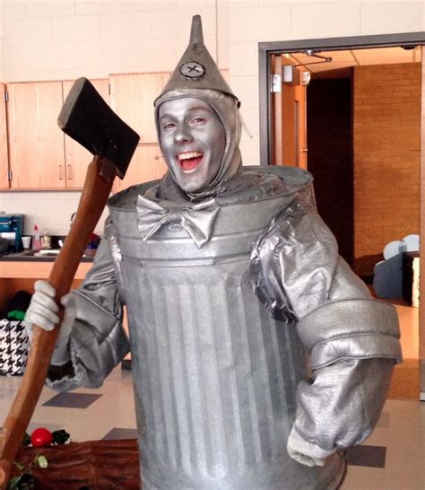 Wizard of Oz group costume DIY! Dorothy, Tin Man, Scarecrow, Cowardly Lion Dorothy costume diy