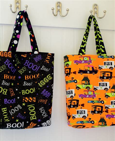 Halloween Trick or Treat Bags An Easy DIY Idea Halloween candy bags