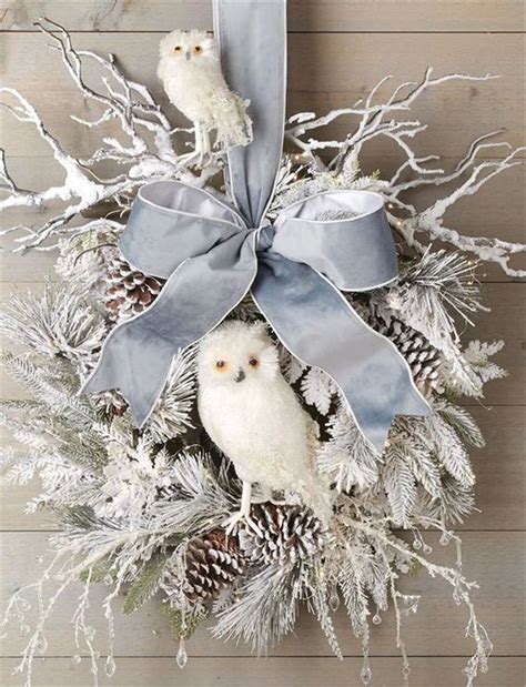 39 Easy DIY Winter Wreaths Ideas To Beautify Your Home Decor