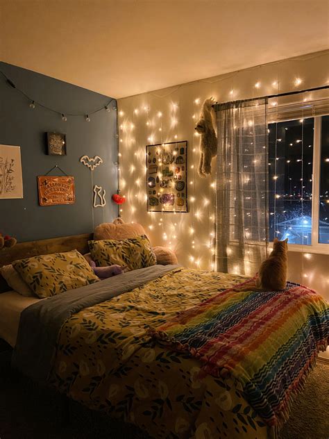 https://tse1.mm.bing.net/th?q=diys+bedroom+ideas+cute+string+lights