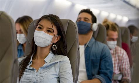 do airlines still require face masks