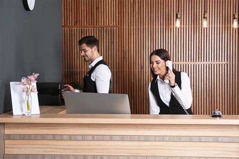 Do Hotel Front Desk Get Tips