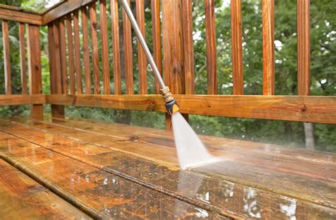 Do It Yourself Deck Cleaning And Staining