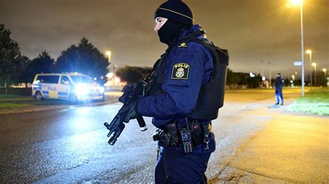 do police have guns in sweden
