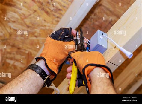 Do Recessed Lights Need Junction Box