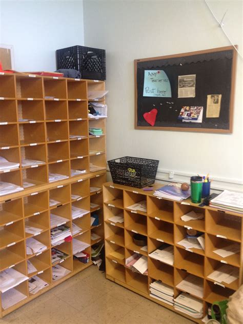 Do Schools Have Mailboxes