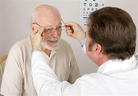do seniors get free eye exams in bc
