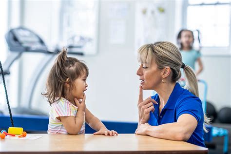 do speech language pathologists work with deaf