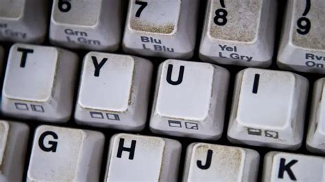 Do White Keycaps Get Dirty