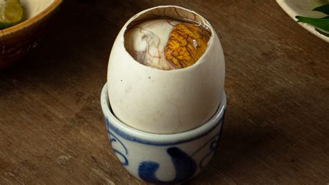 Do balut eggs float?