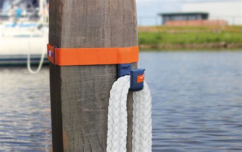 dock piling line holder