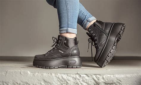 Platform Sneakers Of The '90s (26 pics)