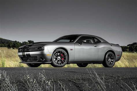 dodge challenger srt prezzo