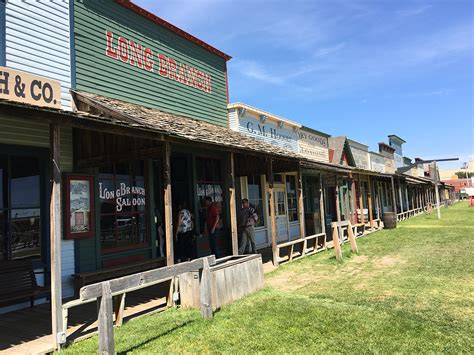 dodge city kansas gunsmoke