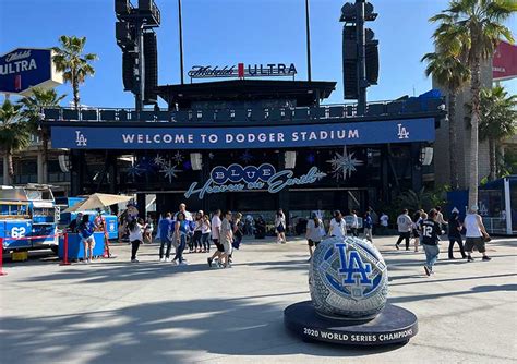 dodger stadium entrances