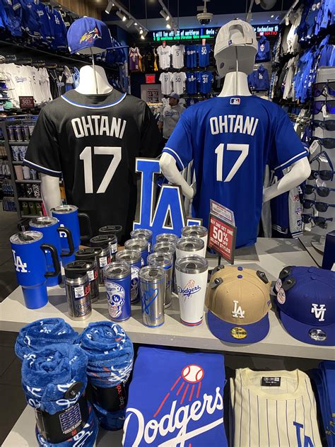 dodgers store glendale