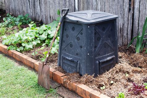 Does A Compost Bin Need A Floor
