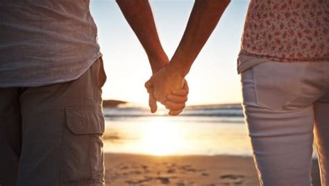 does a surviving spouse automatically inherit everything uk