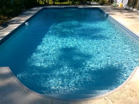 Does Acid Clear Pool Water
