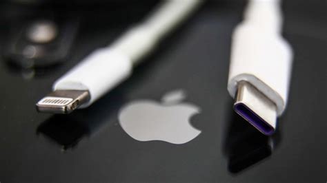 does apple use usb c or lightning