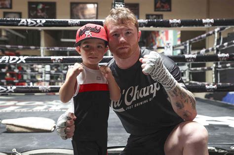 does canelo have a son