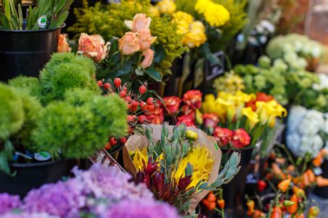 does central market deliver flowers