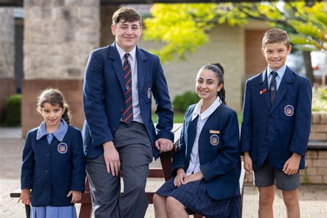 Does College Have Uniforms