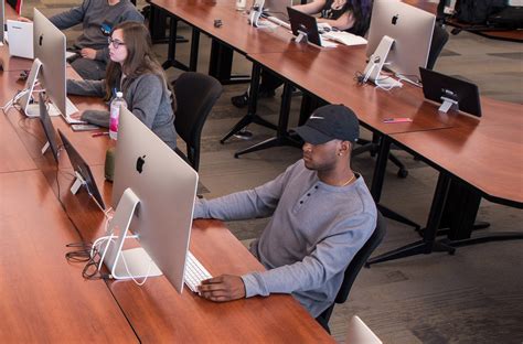 does computer science teach web development
