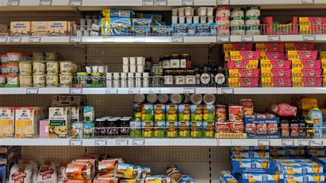 does dollar general sell shelves