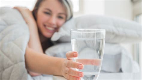 Does Drinking Water Before Bed Stop Hangover