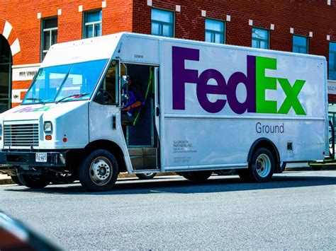 Does Fedex Notary Public